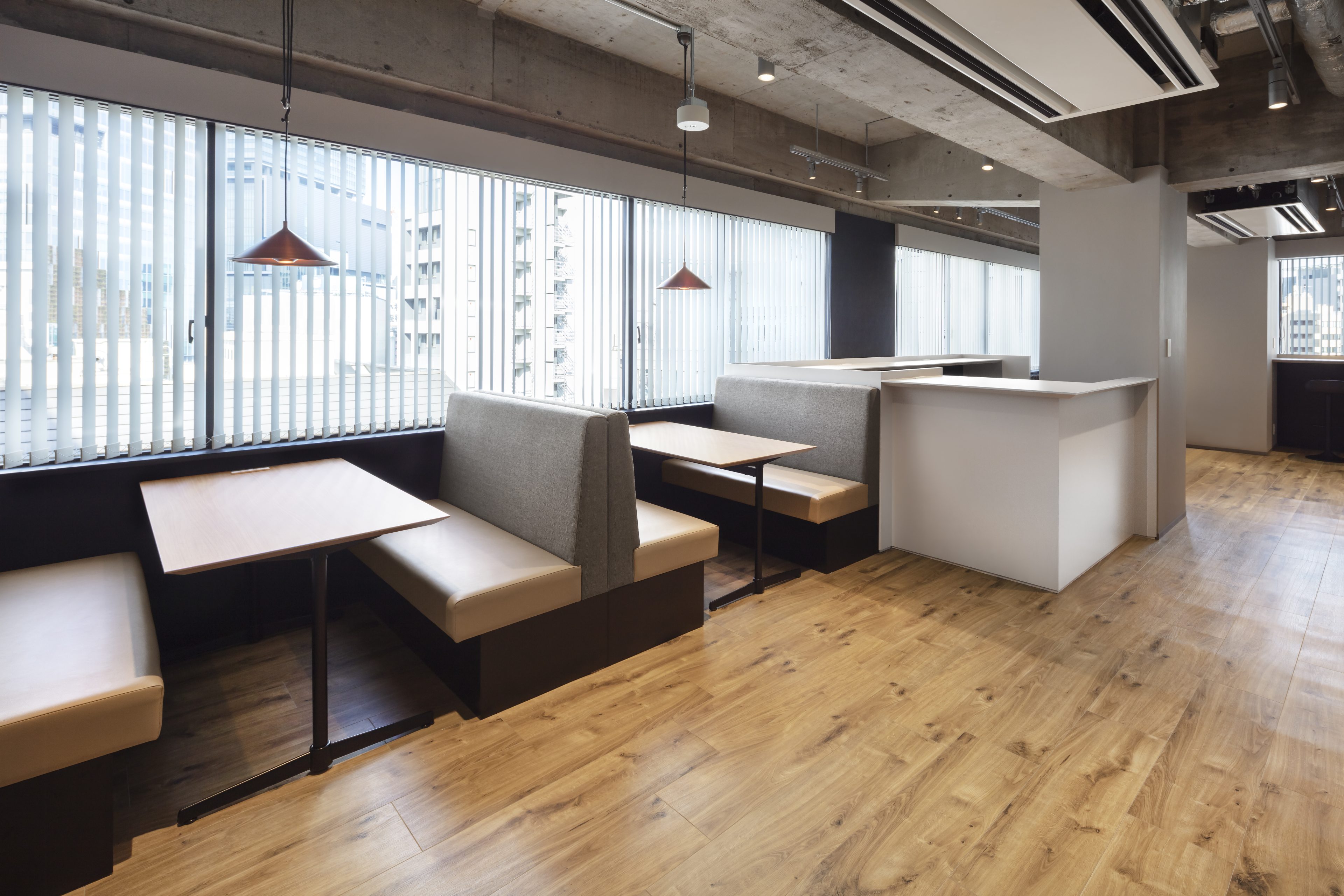 📣 Now Hiring: 4 Mid-Career Opportunities! 4つの中途ポジションで募集中！📣